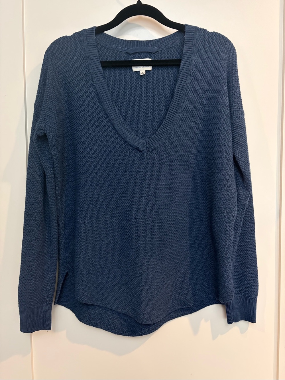 Wilfred Aritzia Silk Cashmere V-Neck Sweater Dark Slate Blue  M